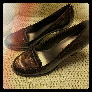 Brown bandolino chunky heeled loafer